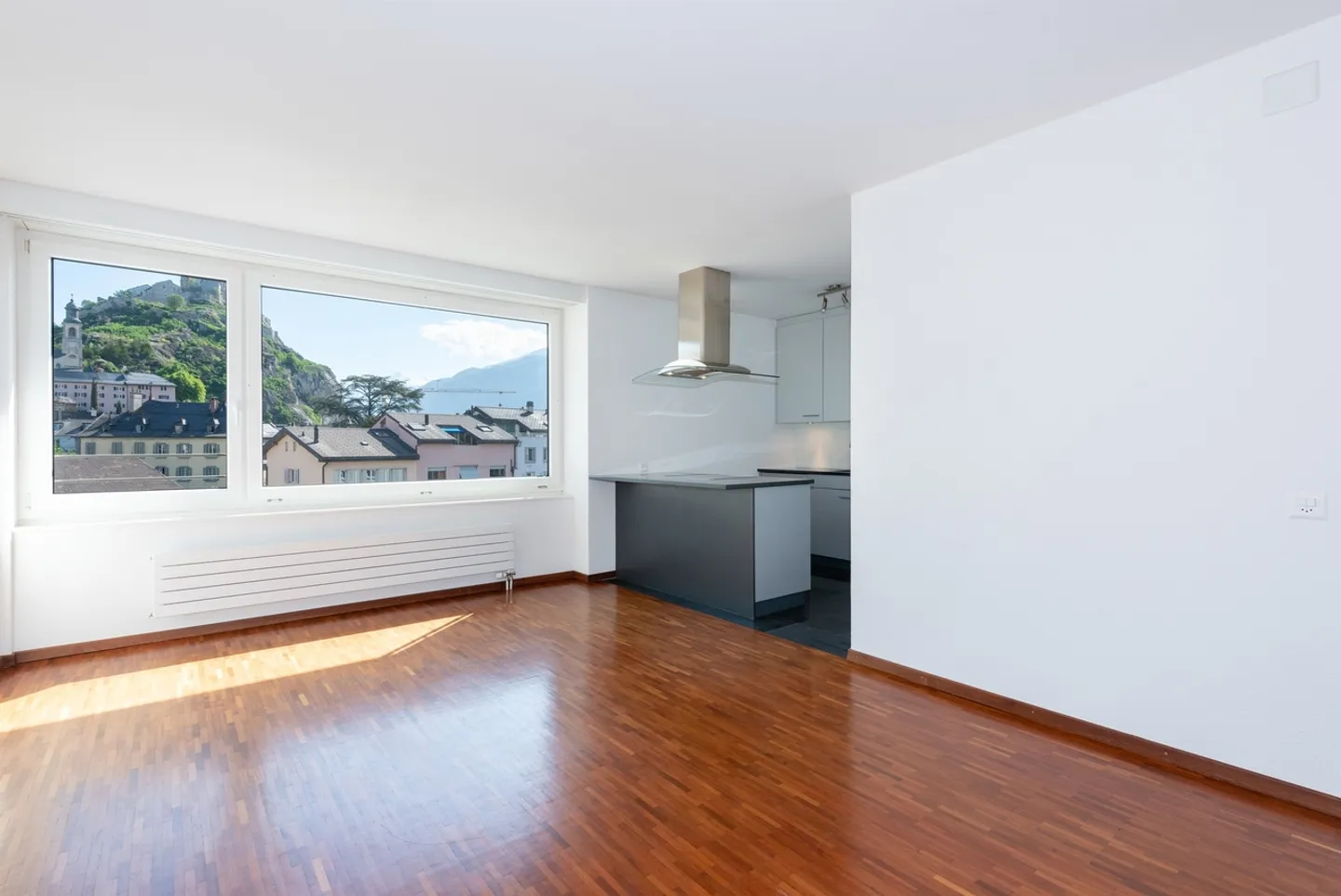 Appartement Moderne au Centre - Photo 3 sur 10