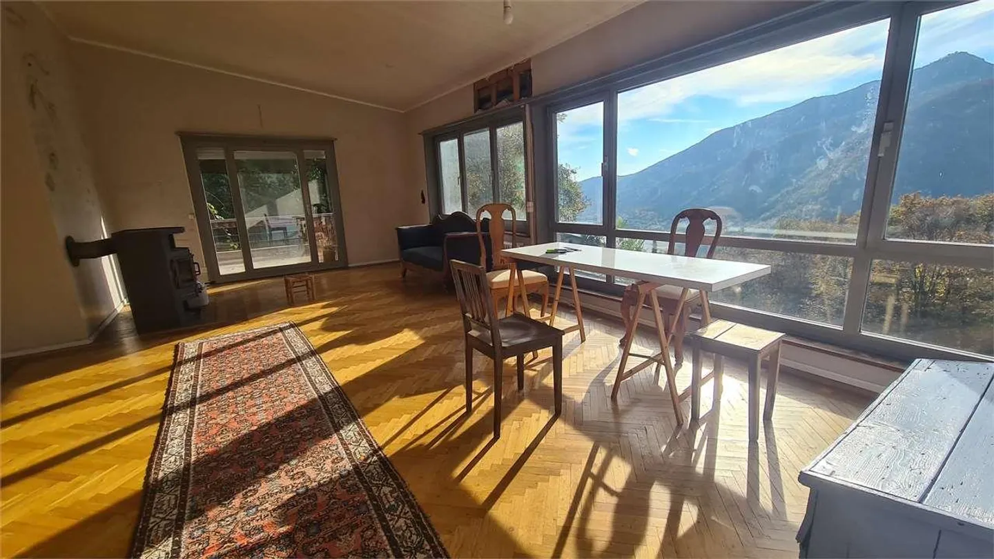 ROVIO: SCHÖNES HAUS MIT SEEBLICK UND GROSSEM GRUNDSTÜCK - Foto 5 von 8