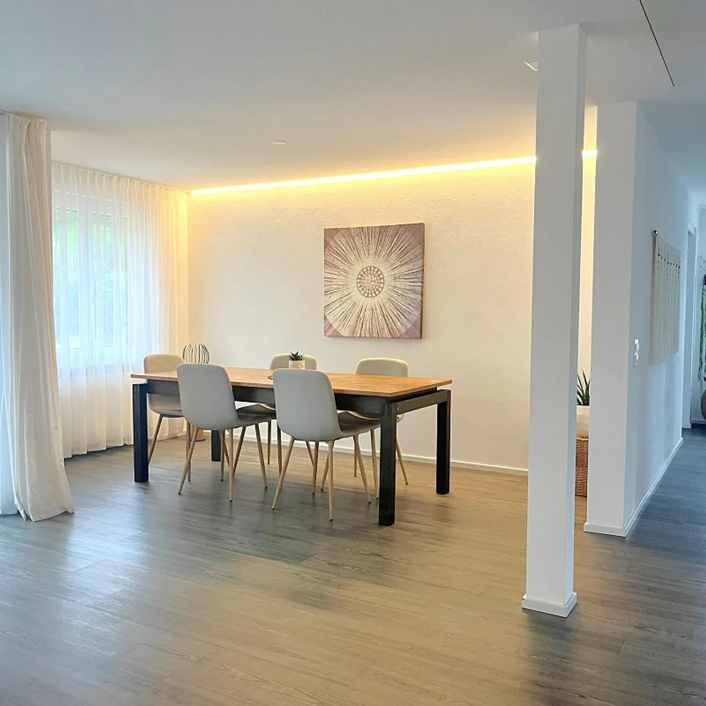 Gepflegtes 3.5-Zimmer Doppeleinfamilienhaus mit schönem Garten - Foto 4 von 11