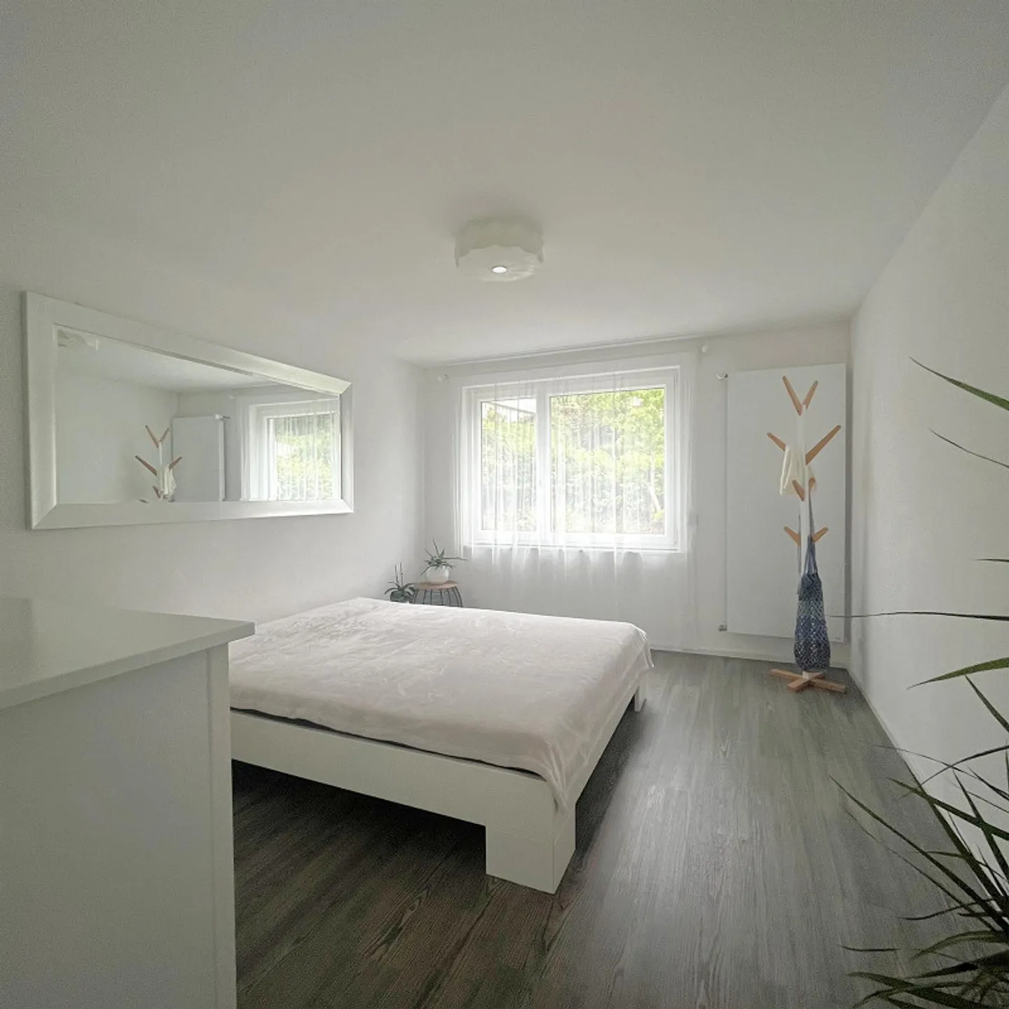Gepflegtes 3.5-Zimmer Doppeleinfamilienhaus mit schönem Garten - Foto 6 von 11