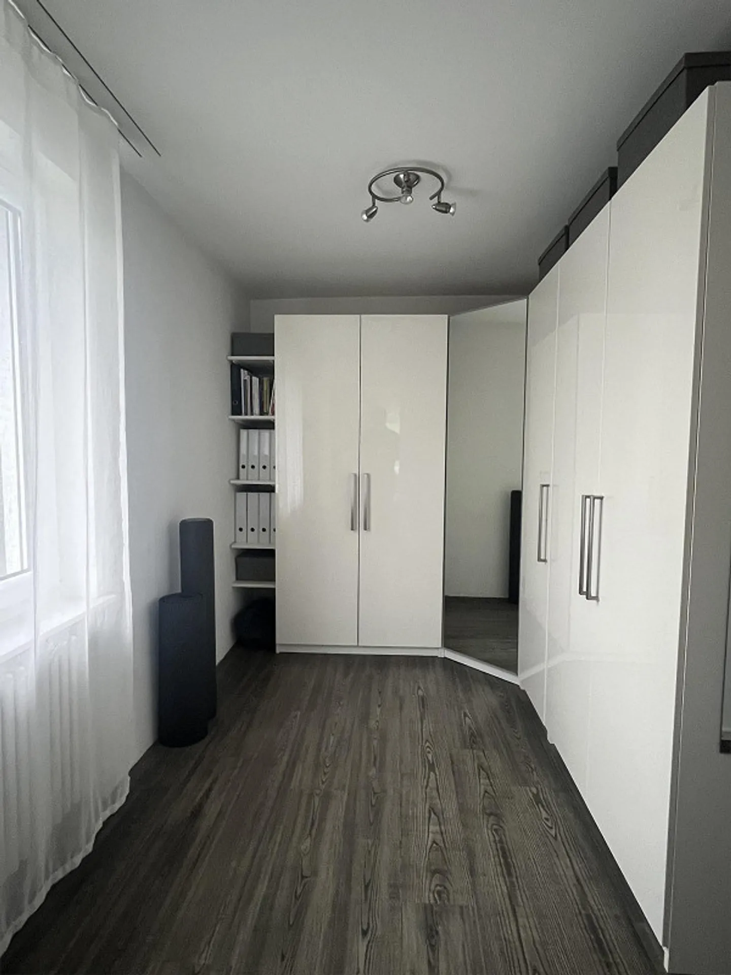 Gepflegtes 3.5-Zimmer Doppeleinfamilienhaus mit schönem Garten - Foto 7 von 11