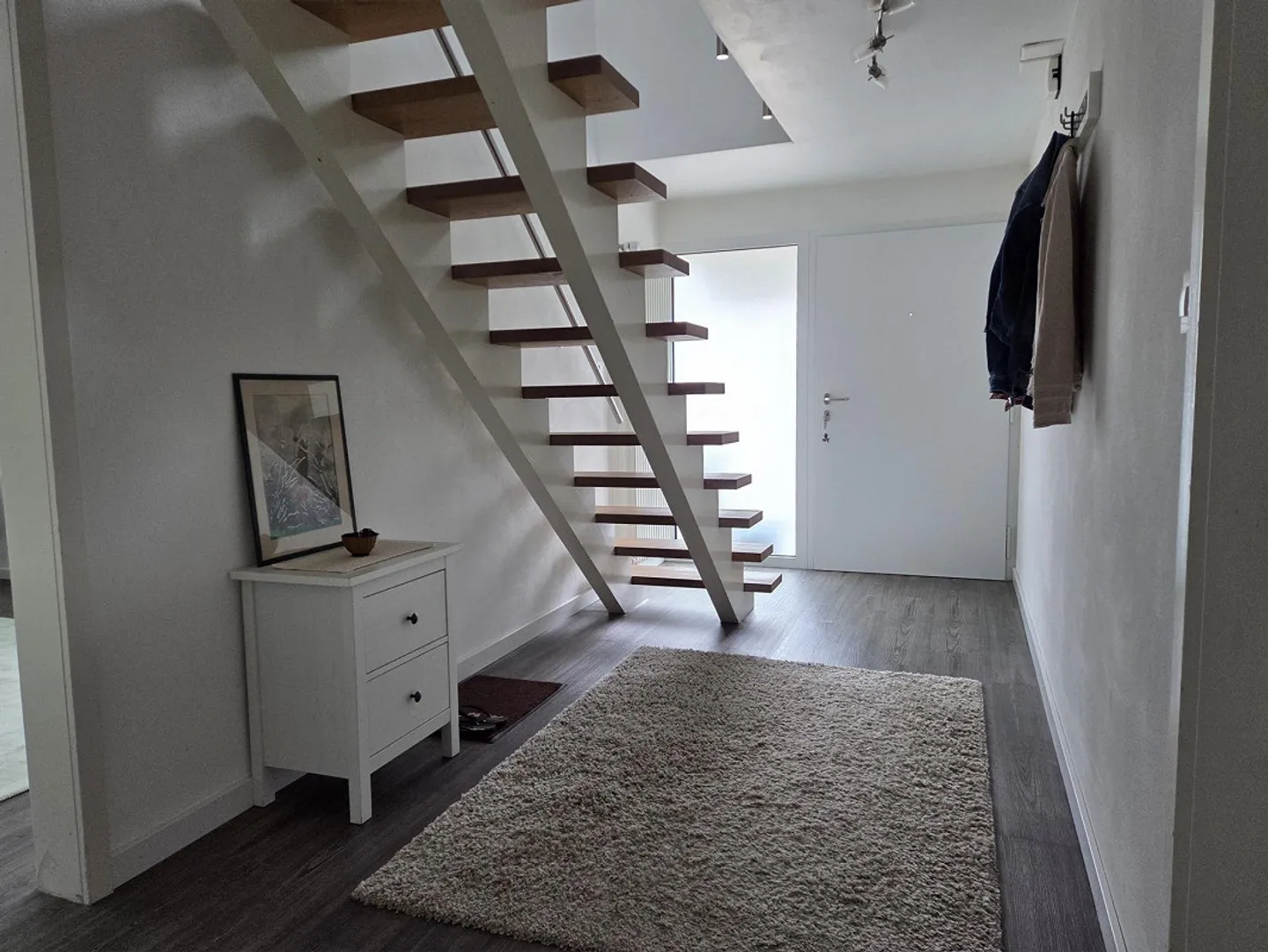 Gepflegtes 3.5-Zimmer Doppeleinfamilienhaus mit schönem Garten - Foto 10 von 11