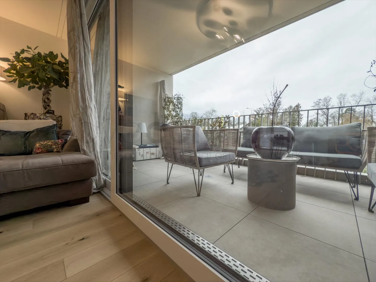 Appartement 4 pièces - Photo 2 sur 8