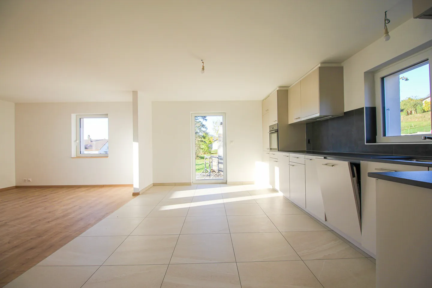 Appartamento ristrutturato con giardino - Foto 2 di 16