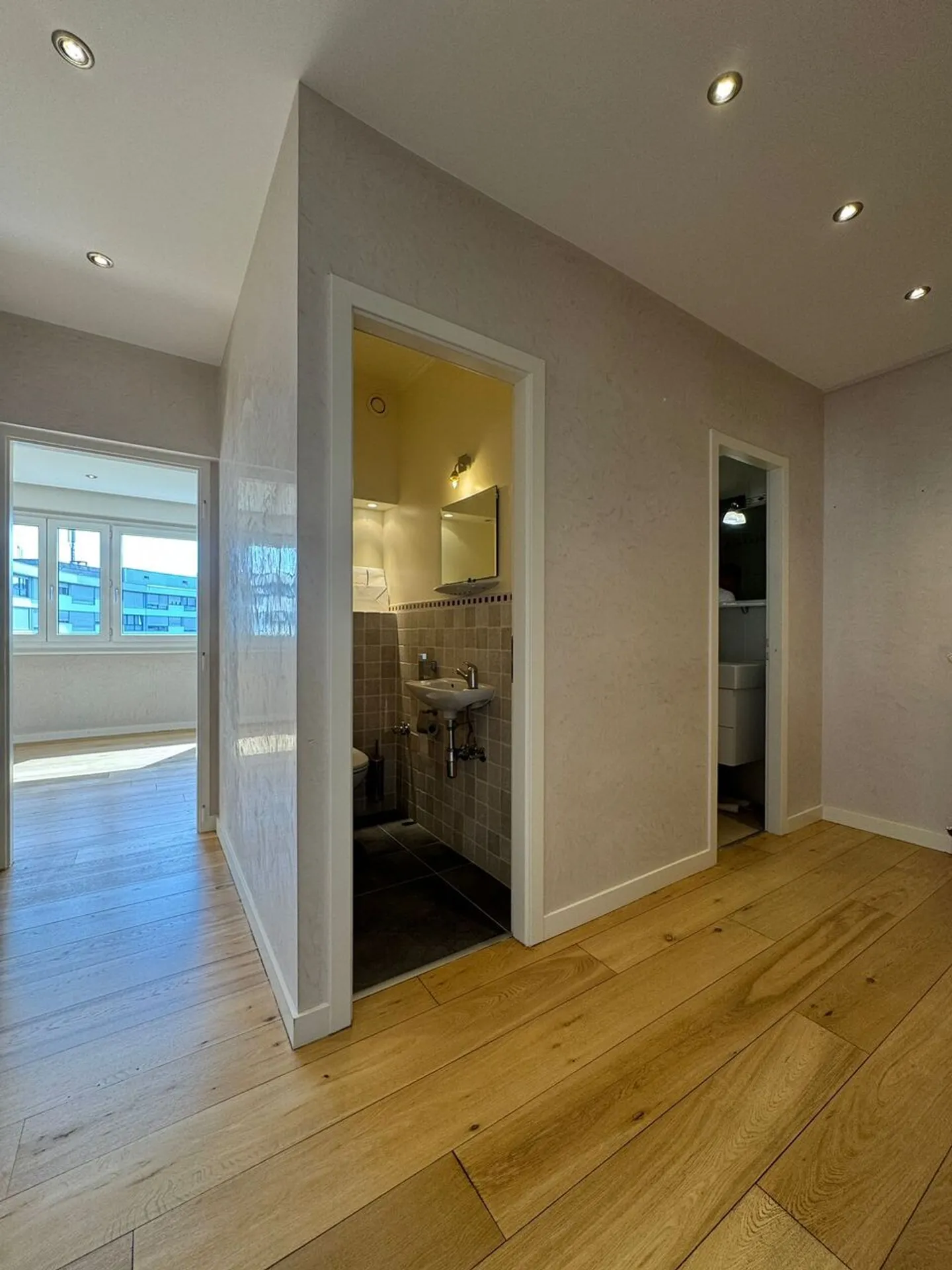Charmant appartement 4 pièces - Photo 2 sur 9