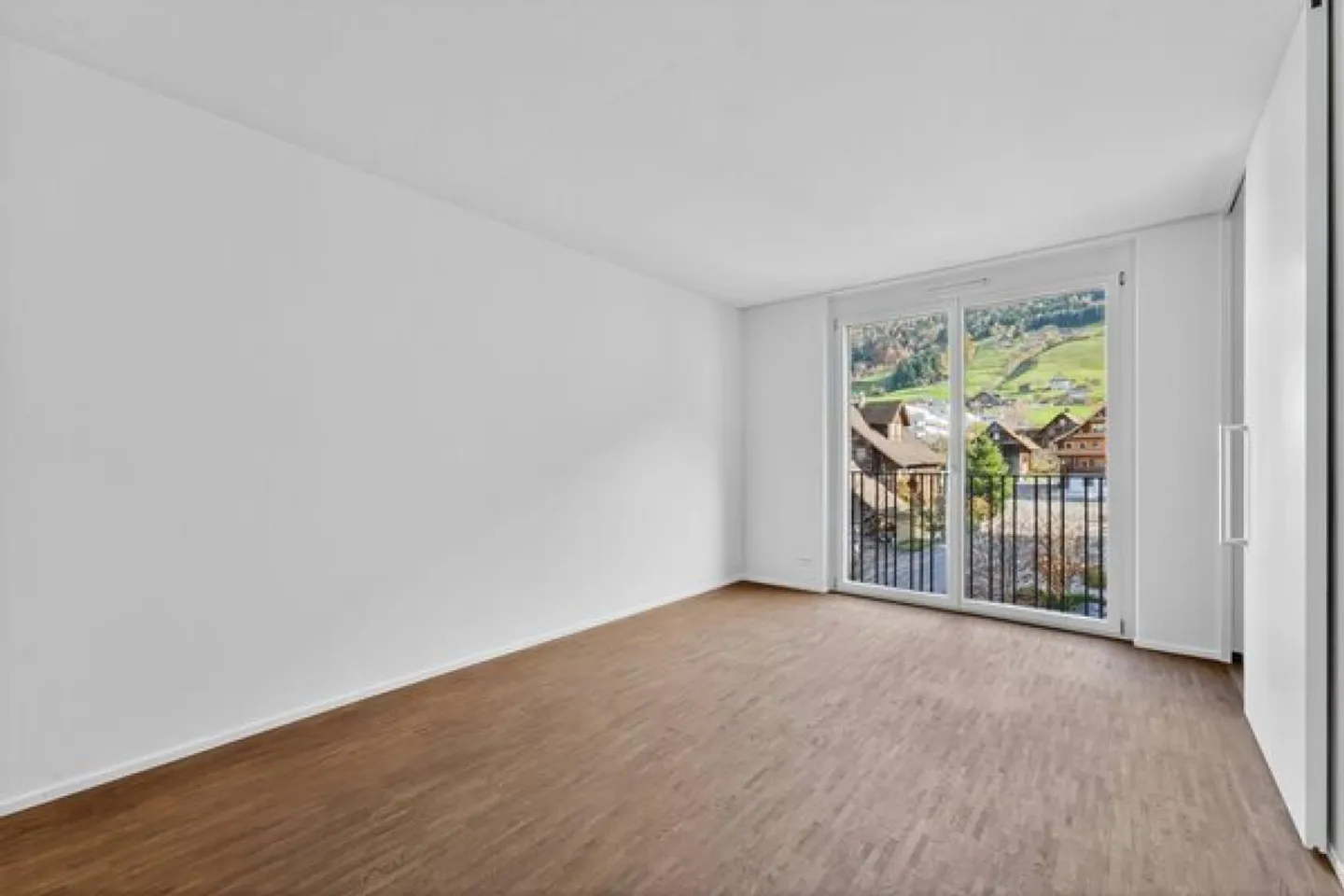 Senior Apartment with Services in Root - Photo 4 of 5