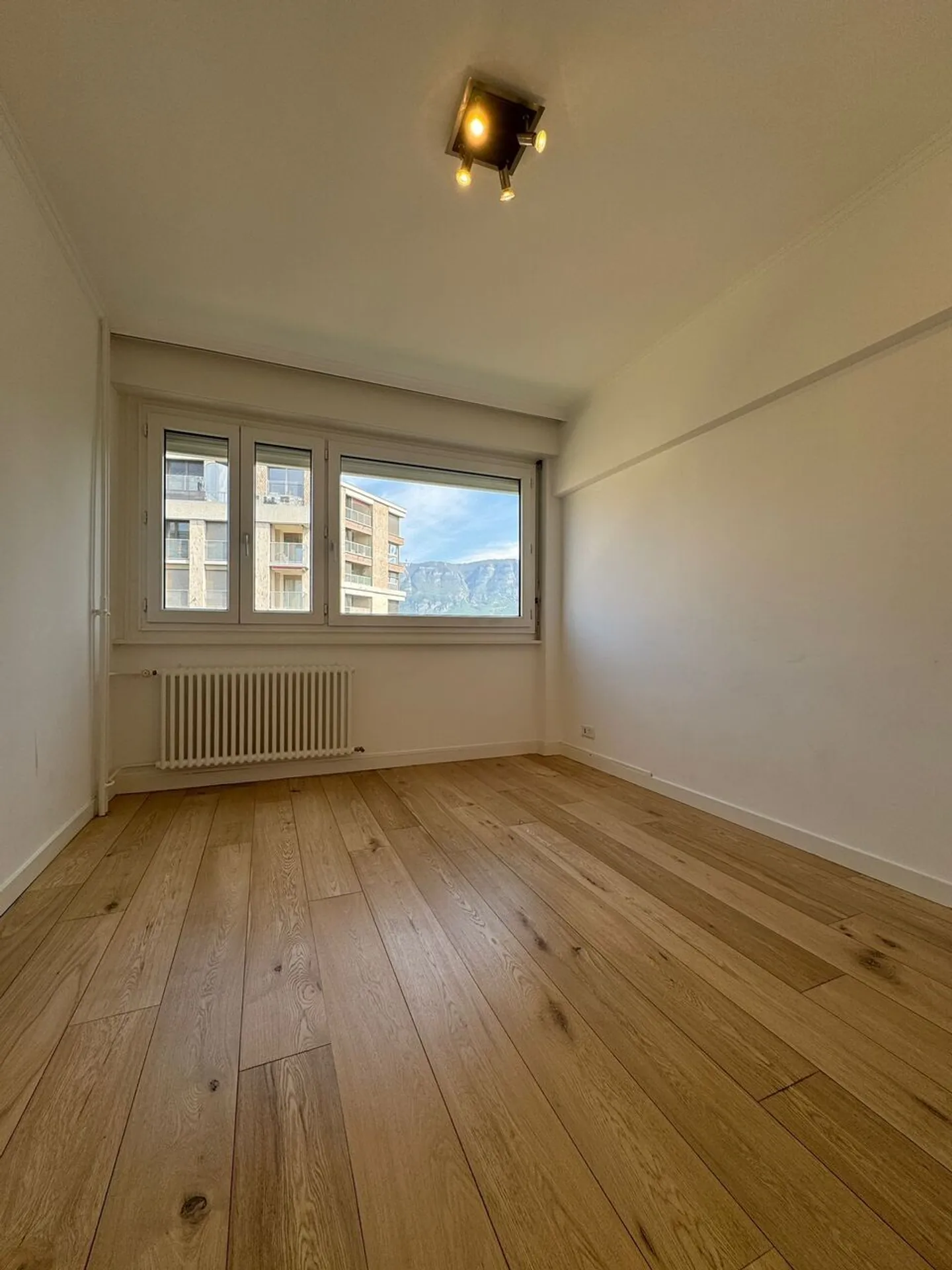 Charmant appartement 4 pièces - Photo 6 sur 9