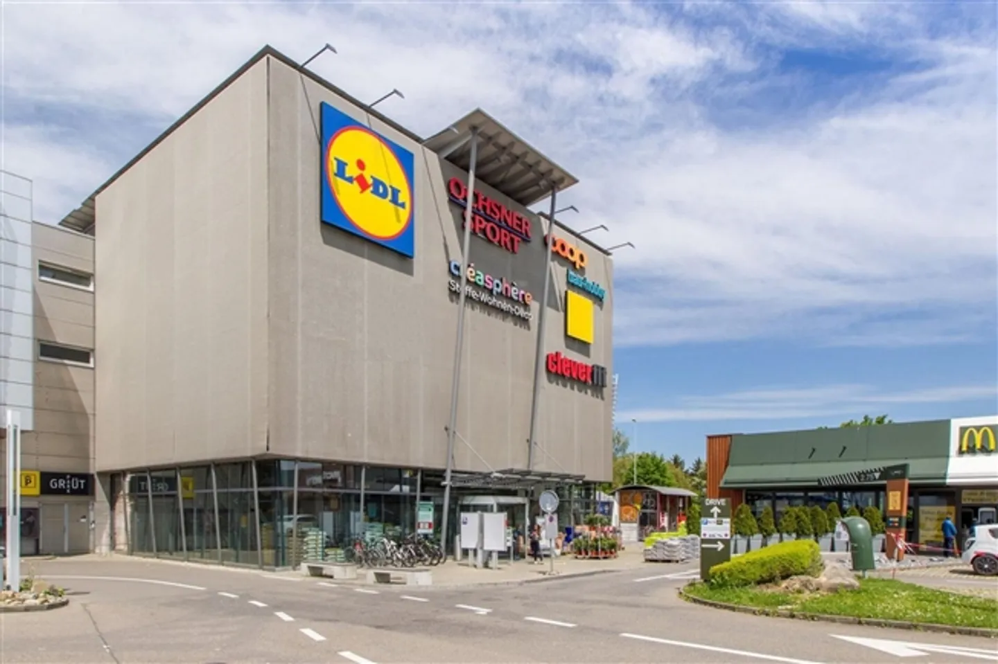 Sales area in Grütpark - right next to Cleverfit - Photo 5 of 13