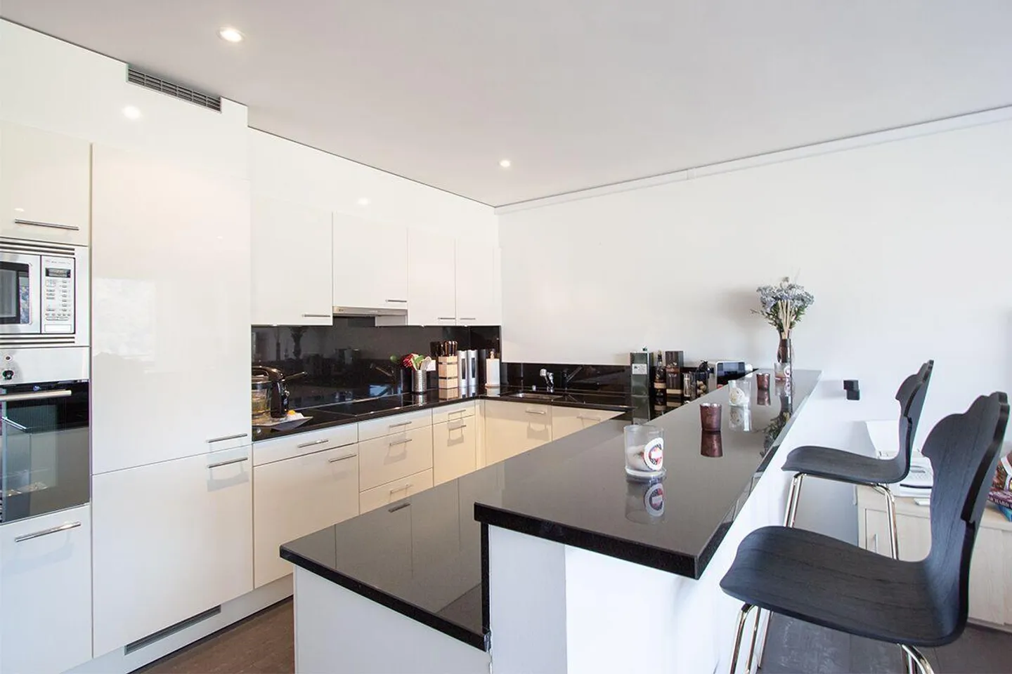 Appartement moderne dans une résidence avec piscine, sauna et salle de sport | M... - Photo 2 sur 12