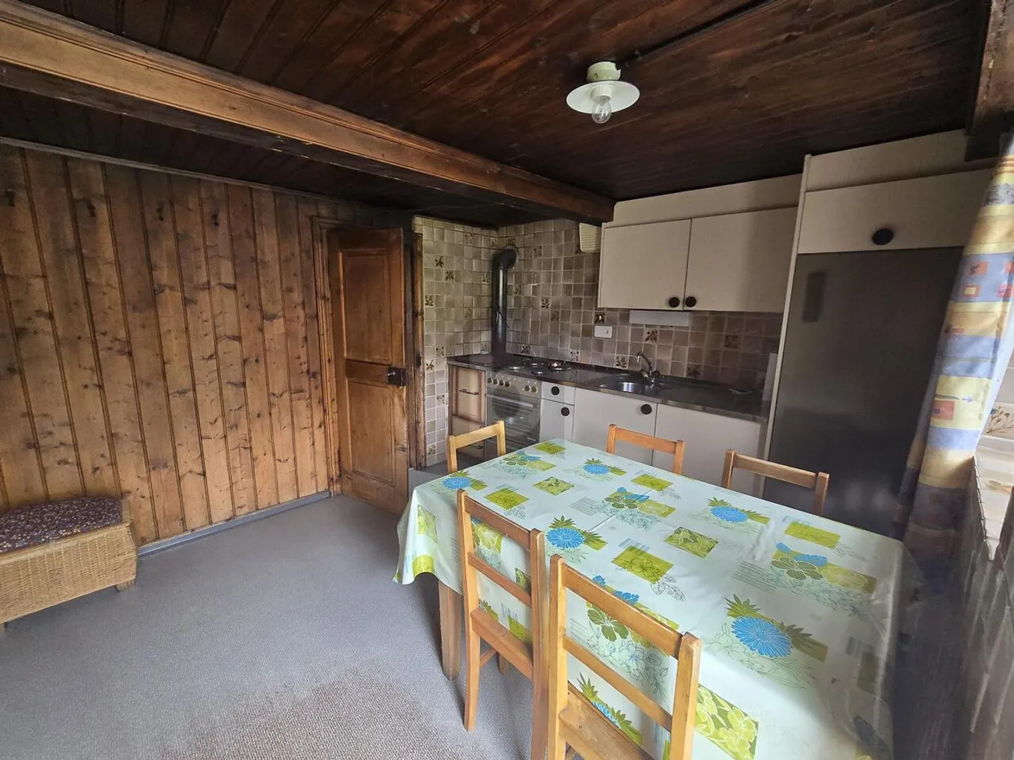 Chalet for sale - Photo 4 of 6