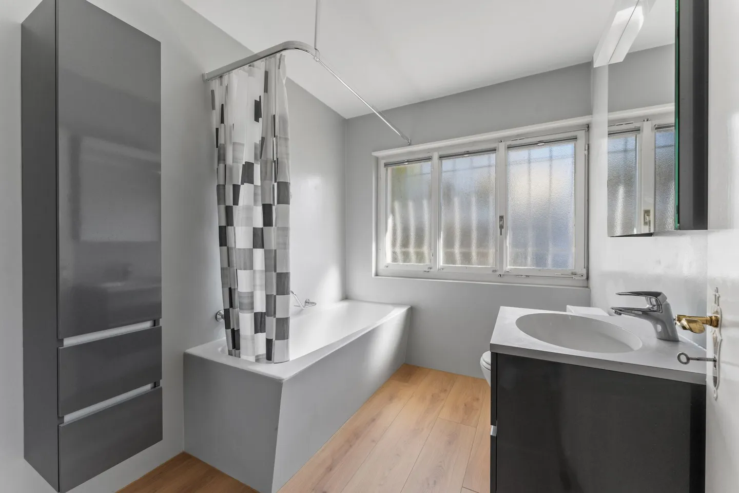 Stylish Living Above Lake Biel - Photo 6 of 12