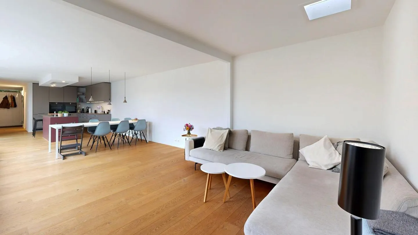 Magnifique maison atrium de 5,5 pièces avec garage et place de stationnement - Photo 4 sur 15