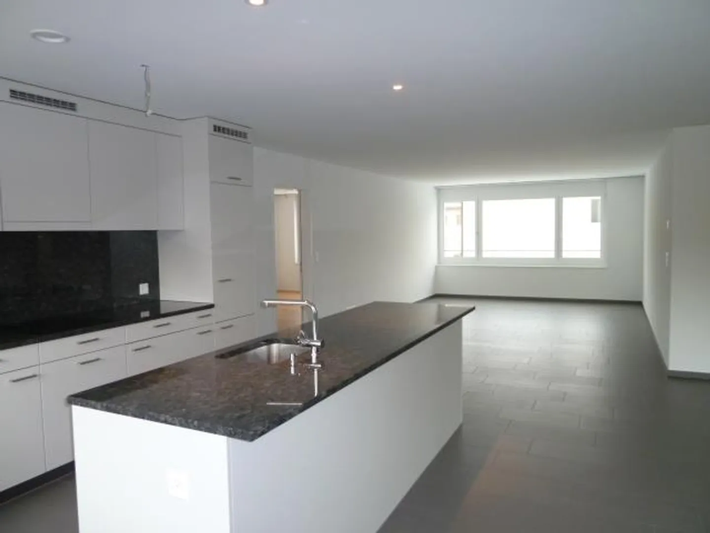 Moderne 4.5 Zimmer-Wohnung - Foto 1 von 12
