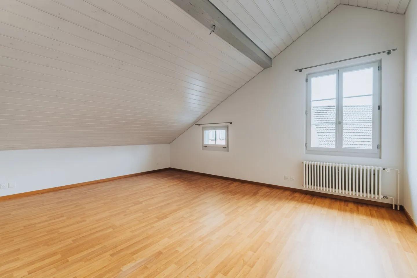 Teilsanierte 4 1/2-Zimmer-Altbauwohnung, 2. OG in grüner Oase mitten im Zentrum - Foto 5 von 9