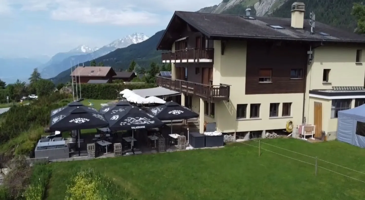 Insieme immobiliare con carattere, ristorante e appartamenti - Foto 5 di 13