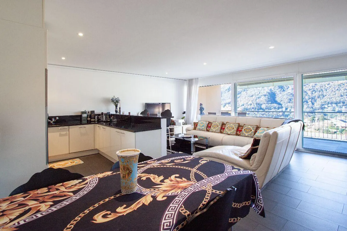 Appartement moderne dans une résidence avec piscine, sauna et salle de sport | M... - Photo 4 sur 12