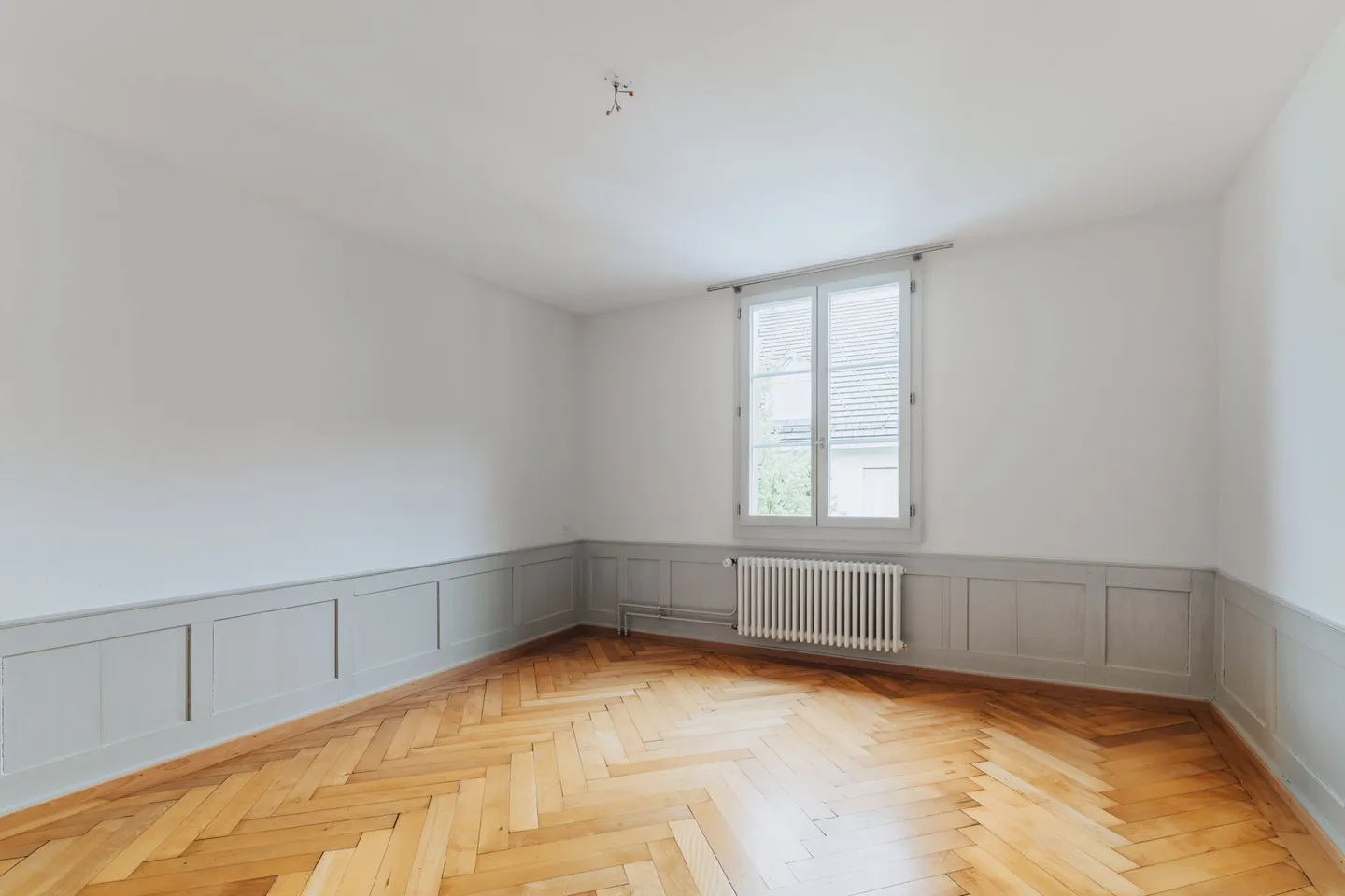 Teilsanierte 4 1/2-Zimmer-Altbauwohnung, 2. OG in grüner Oase mitten im Zentrum - Foto 4 von 9