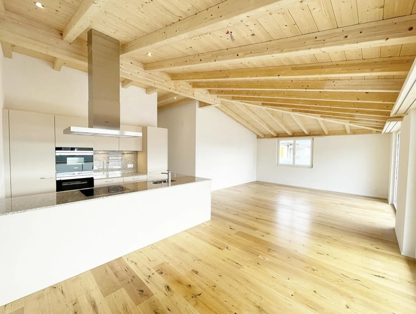 3.5 Zimmer Dachwohnung an ruhiger Lage - Foto 1 von 13