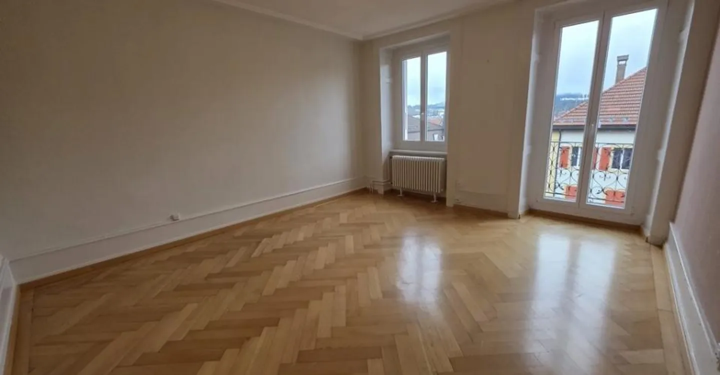 Nice apartment for rent with balcony - Photo 4 of 7