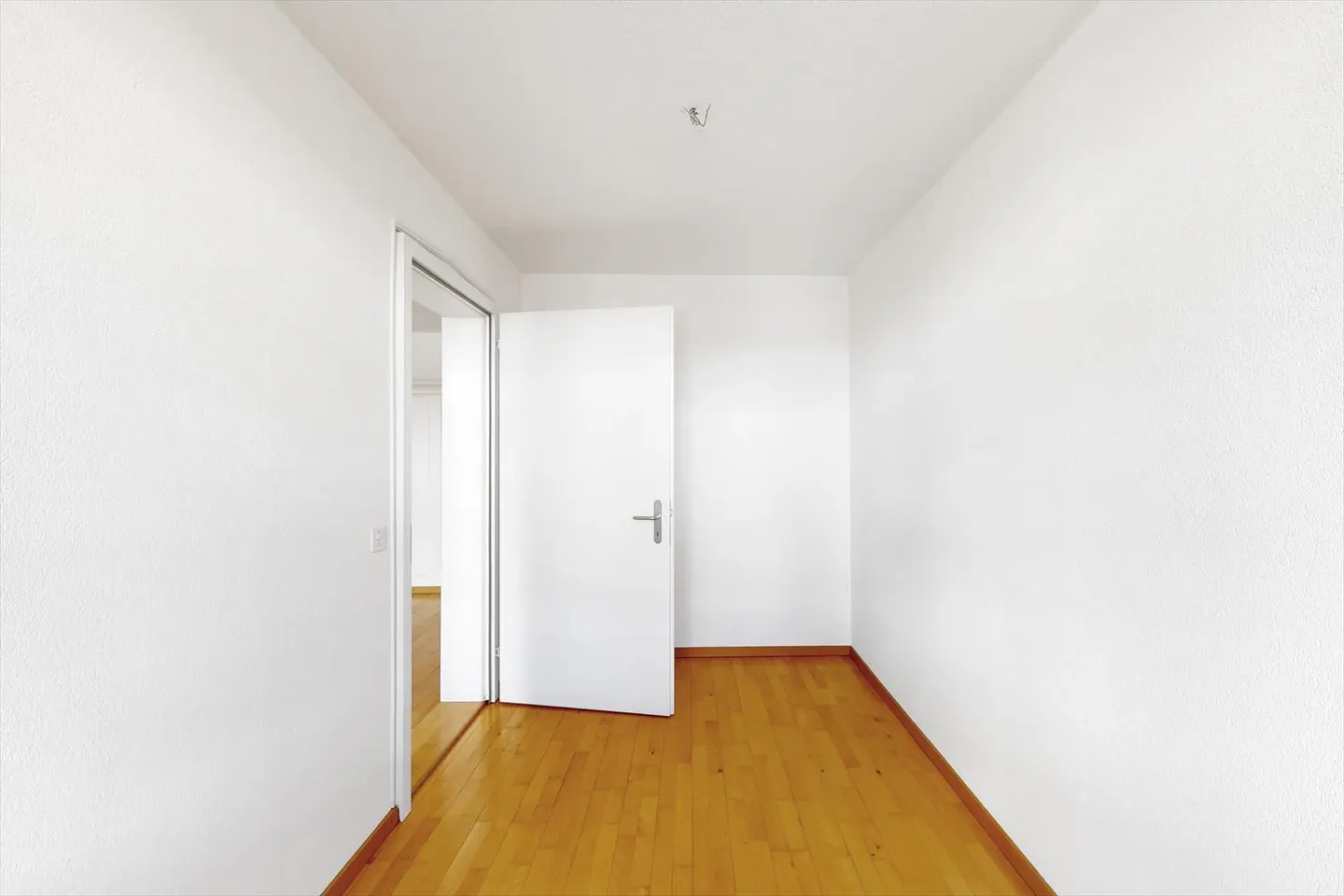 Apartment for rent - Photo 5 of 11