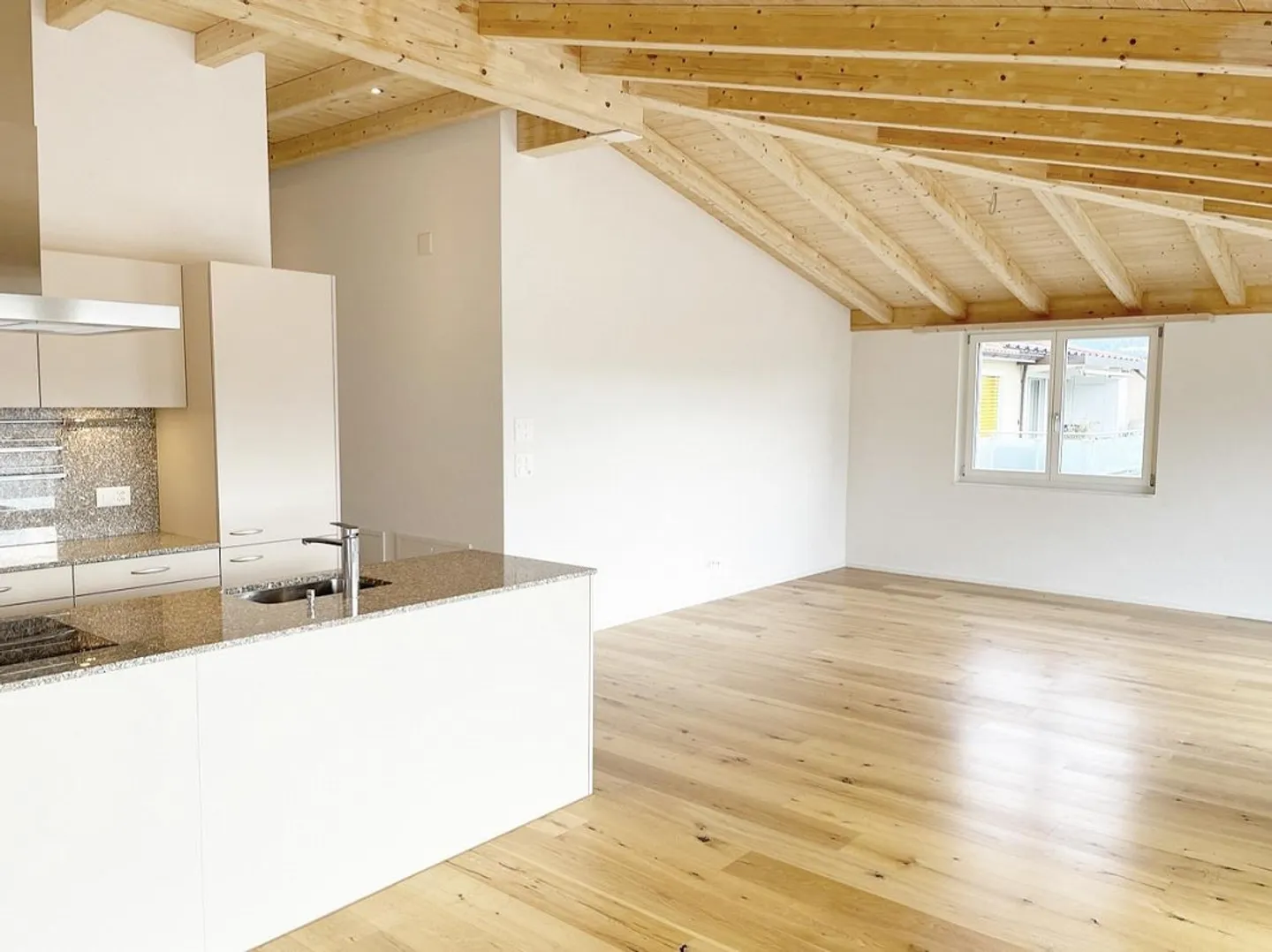 3.5 Zimmer Dachwohnung an ruhiger Lage - Foto 2 von 13