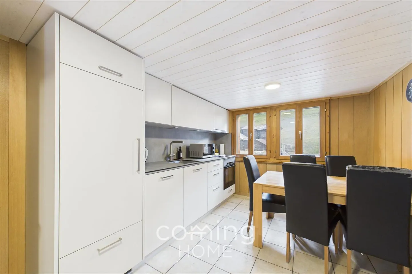 Appartement lumineux de 3,5 pièces au cœur de Saas-Grund avec vue sur le beau monde montagnard - Photo 1 sur 11