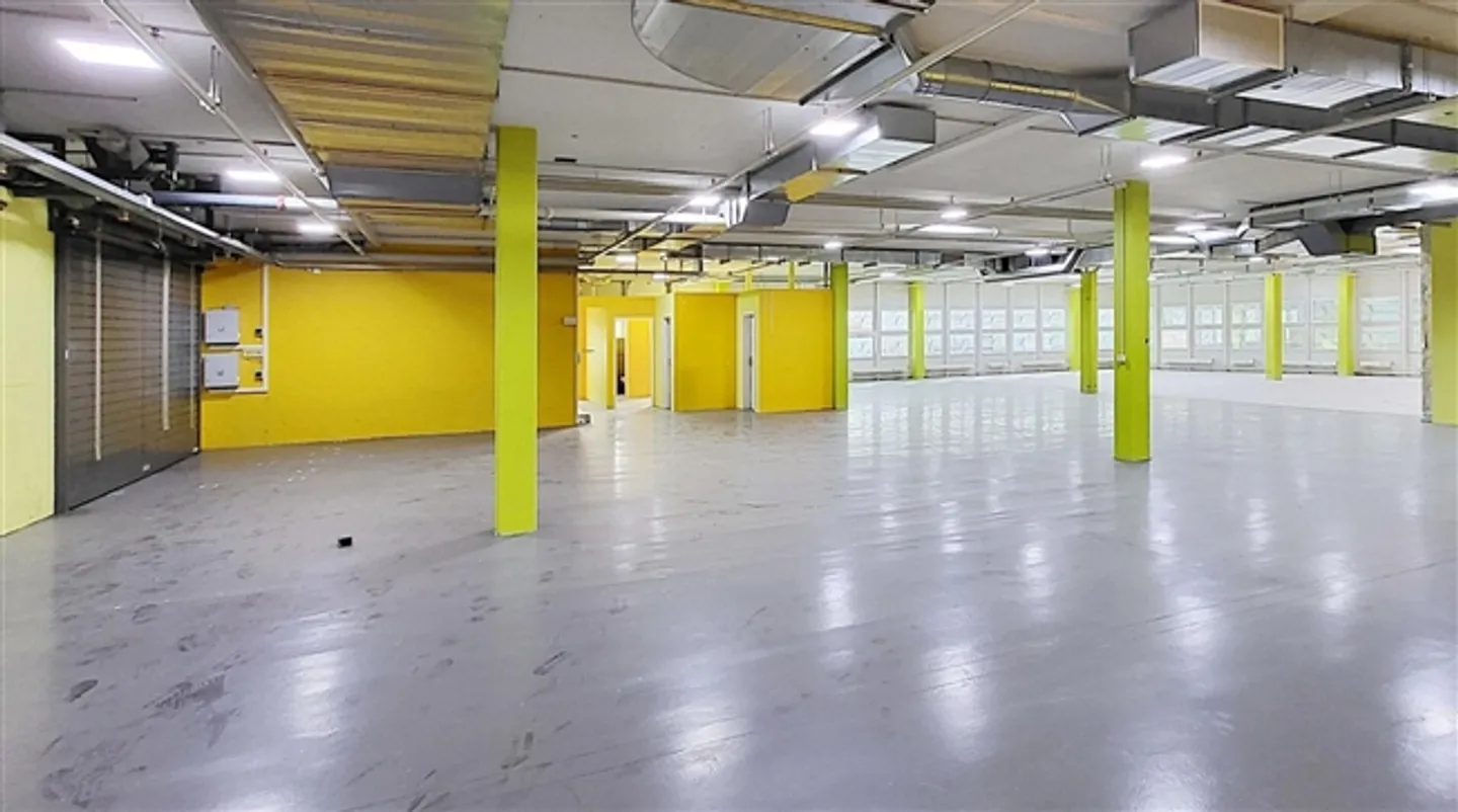 Sales area in Grütpark - right next to Cleverfit - Photo 10 of 13