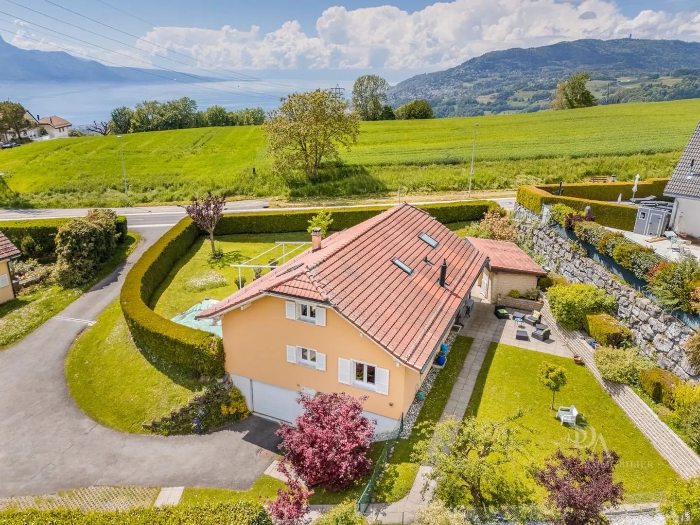 Grande e bella villa indipendente - Foto 1 di 13