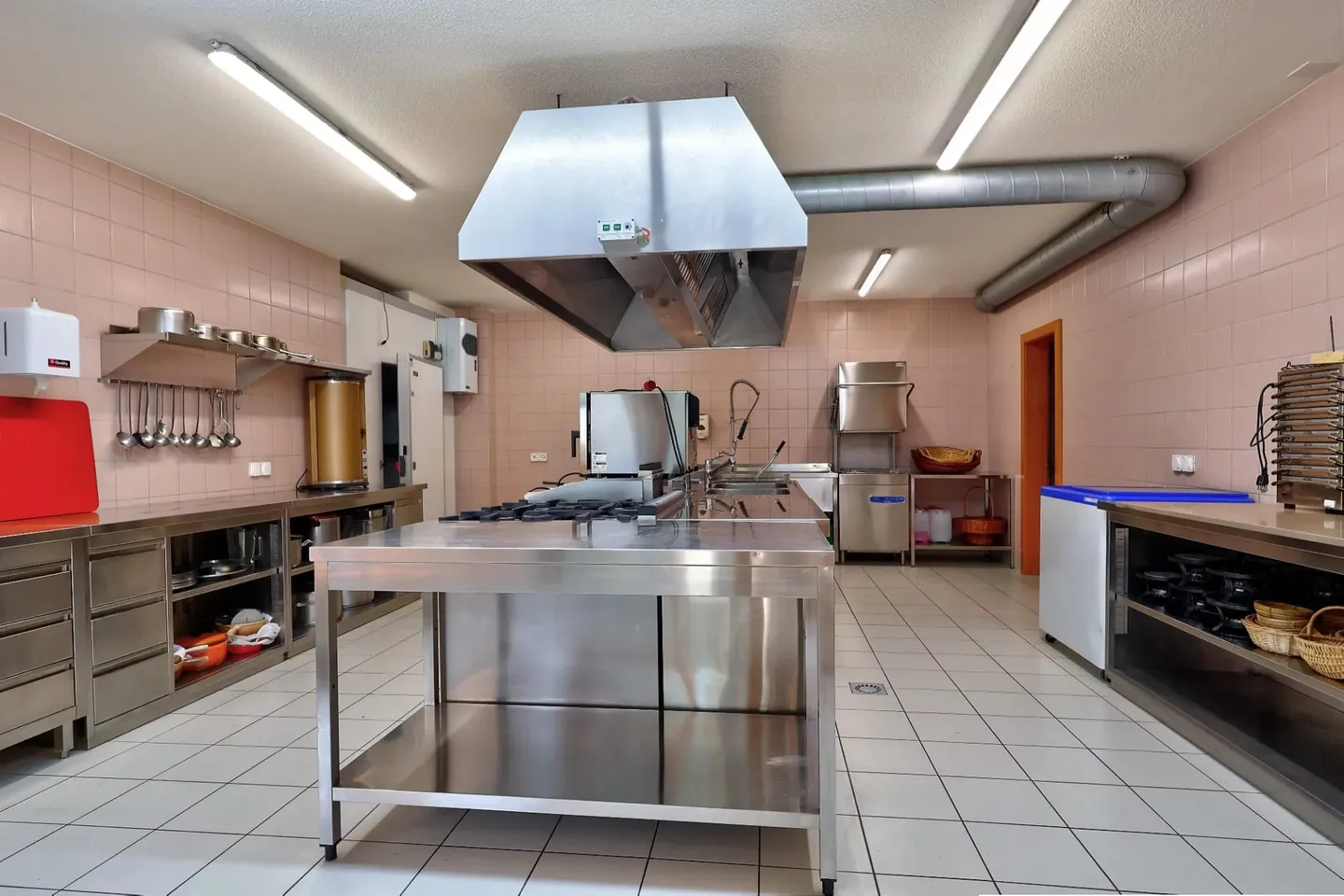 Gelegenheit | Restaurantbetrieb mit angrenzender Wohnung - Foto 4 von 14