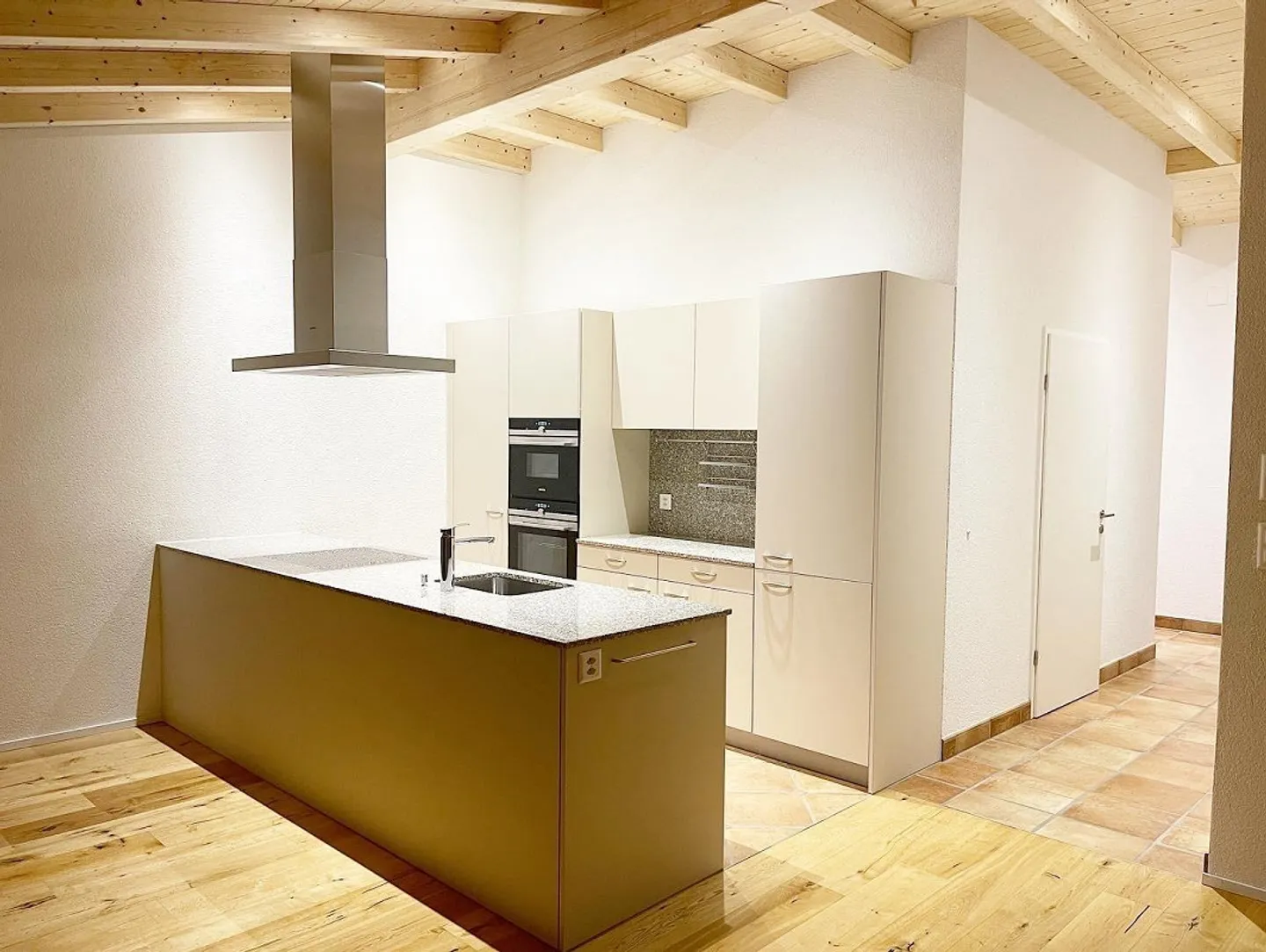 3.5 Zimmer Dachwohnung an ruhiger Lage - Foto 7 von 13