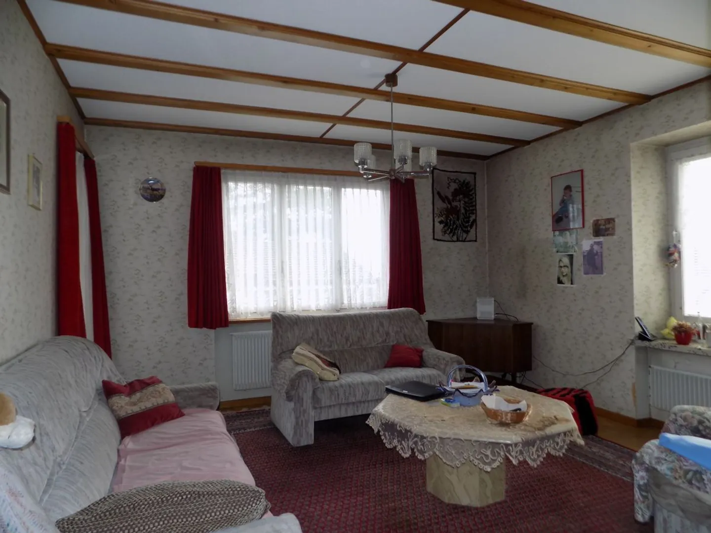 Affascinante casa unifamiliare da ristrutturare con appartamento separato, grande giardino e garage. - Foto 6 di 10