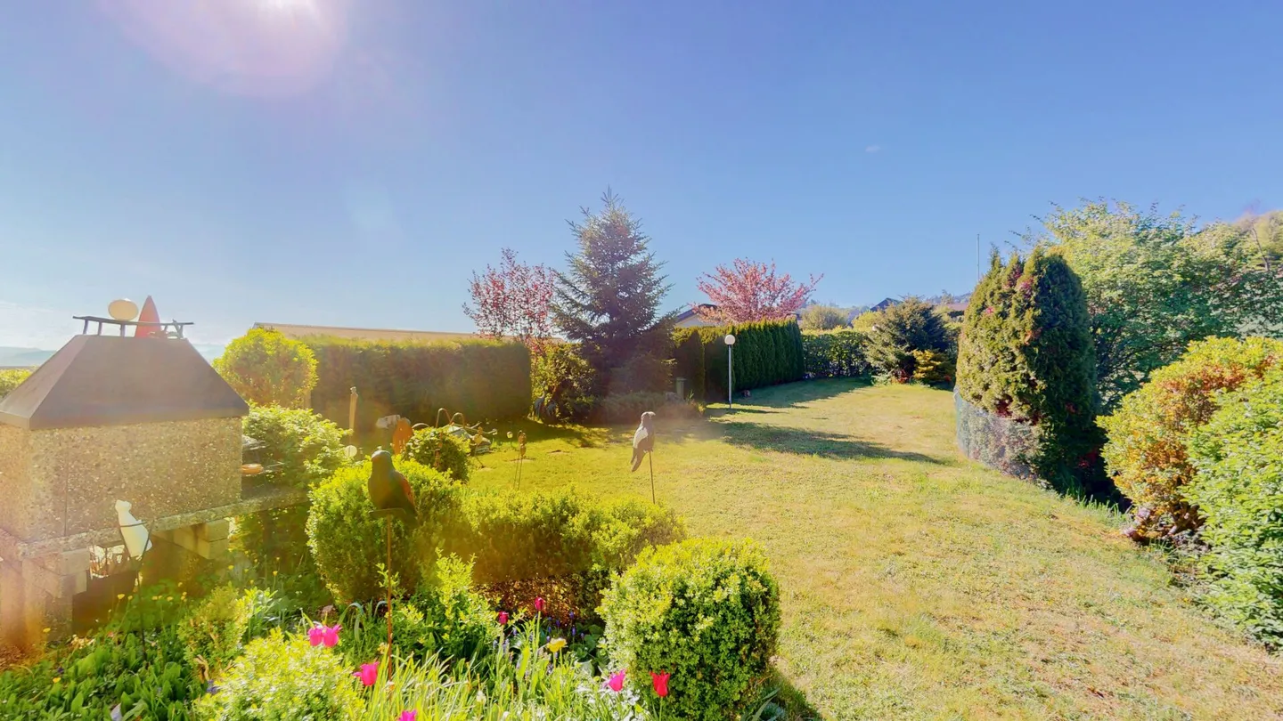 5½ stanze, grande giardino, molta tranquillità e vista sul 'Belpmoos' - Foto 1 di 14