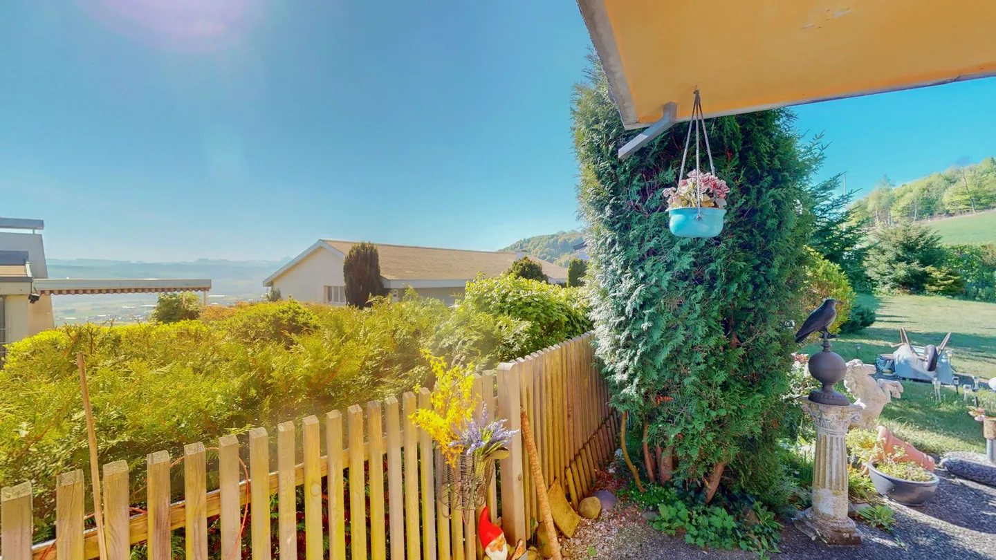 5½ stanze, grande giardino, molta tranquillità e vista sul 'Belpmoos' - Foto 4 di 14
