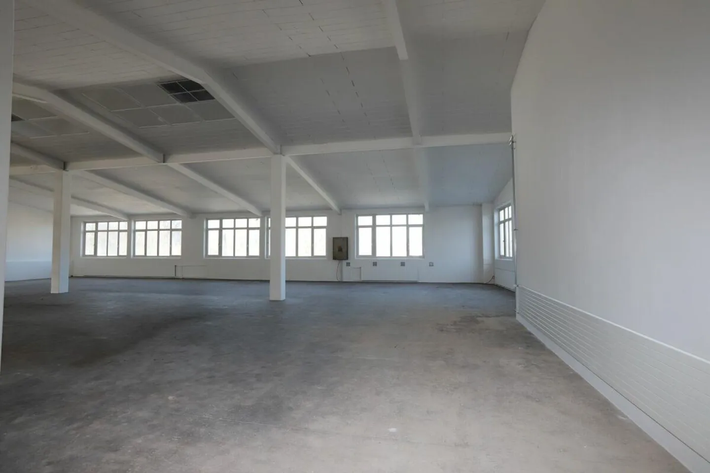 Espace commercial / Espace de stockage à Aadorf - Photo 1 sur 13