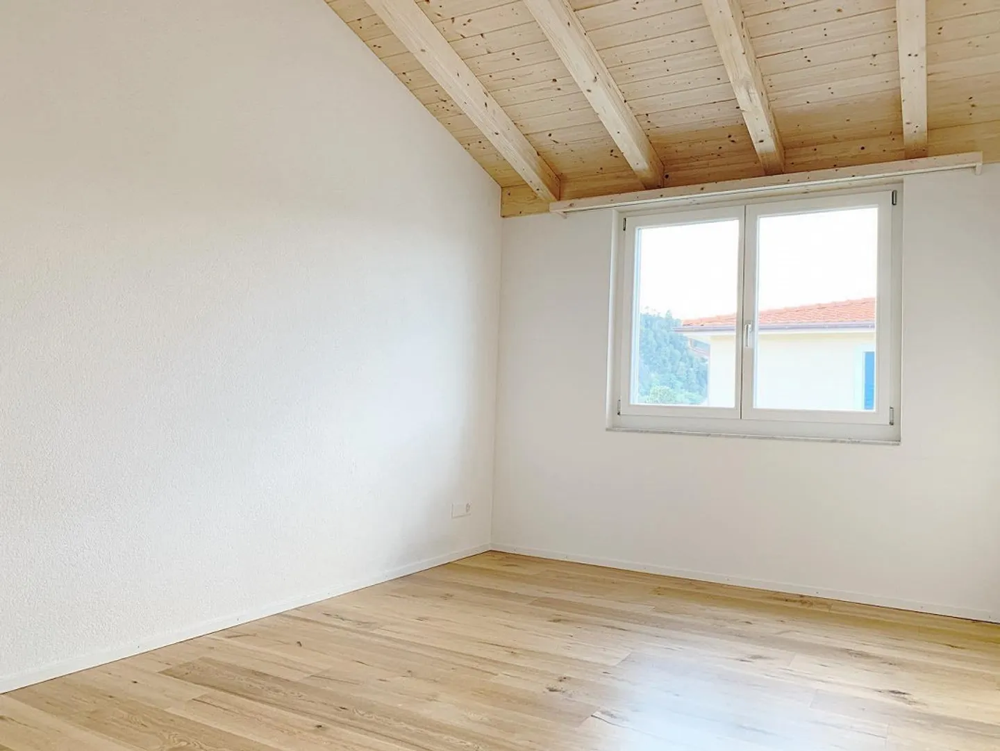 3.5 Zimmer Dachwohnung an ruhiger Lage - Foto 9 von 13
