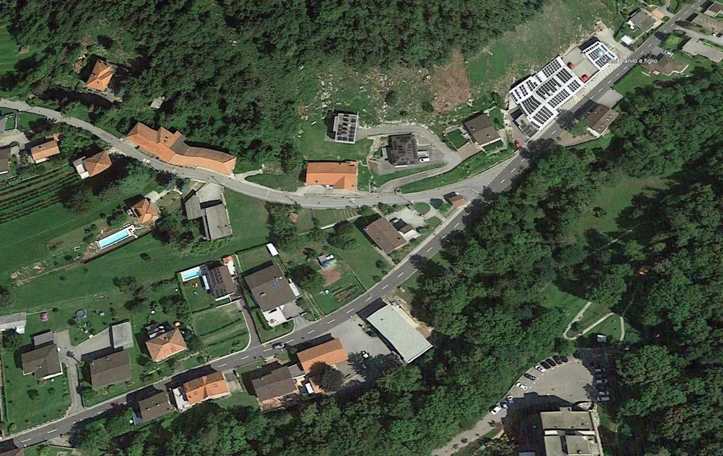 Casa unifamiliare a 7 stanze - Foto 3 di 4