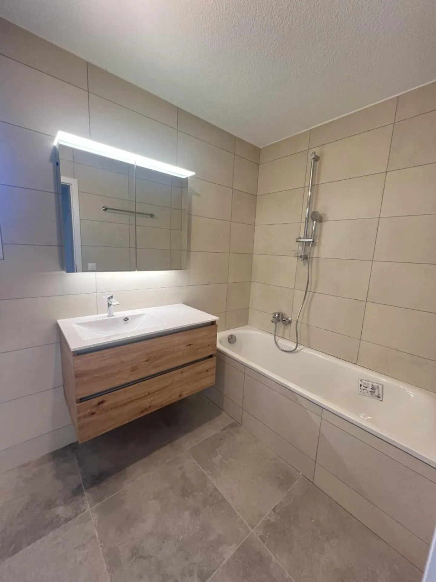 New villas with 5.5 rooms and converted attic - available immediately - Photo 13 of 13