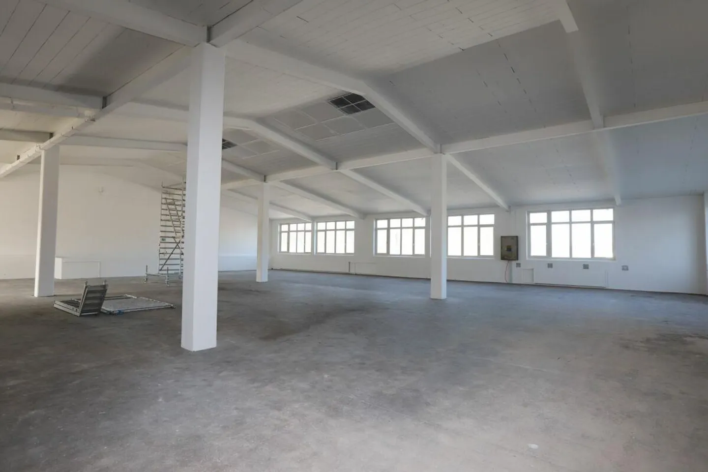 Espace commercial / Espace de stockage à Aadorf - Photo 3 sur 13