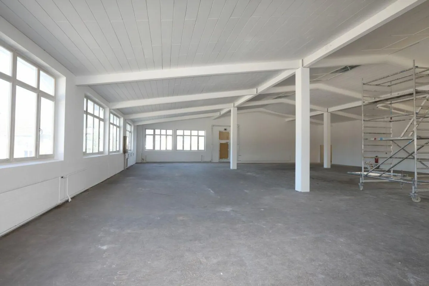 Espace commercial / Espace de stockage à Aadorf - Photo 4 sur 13