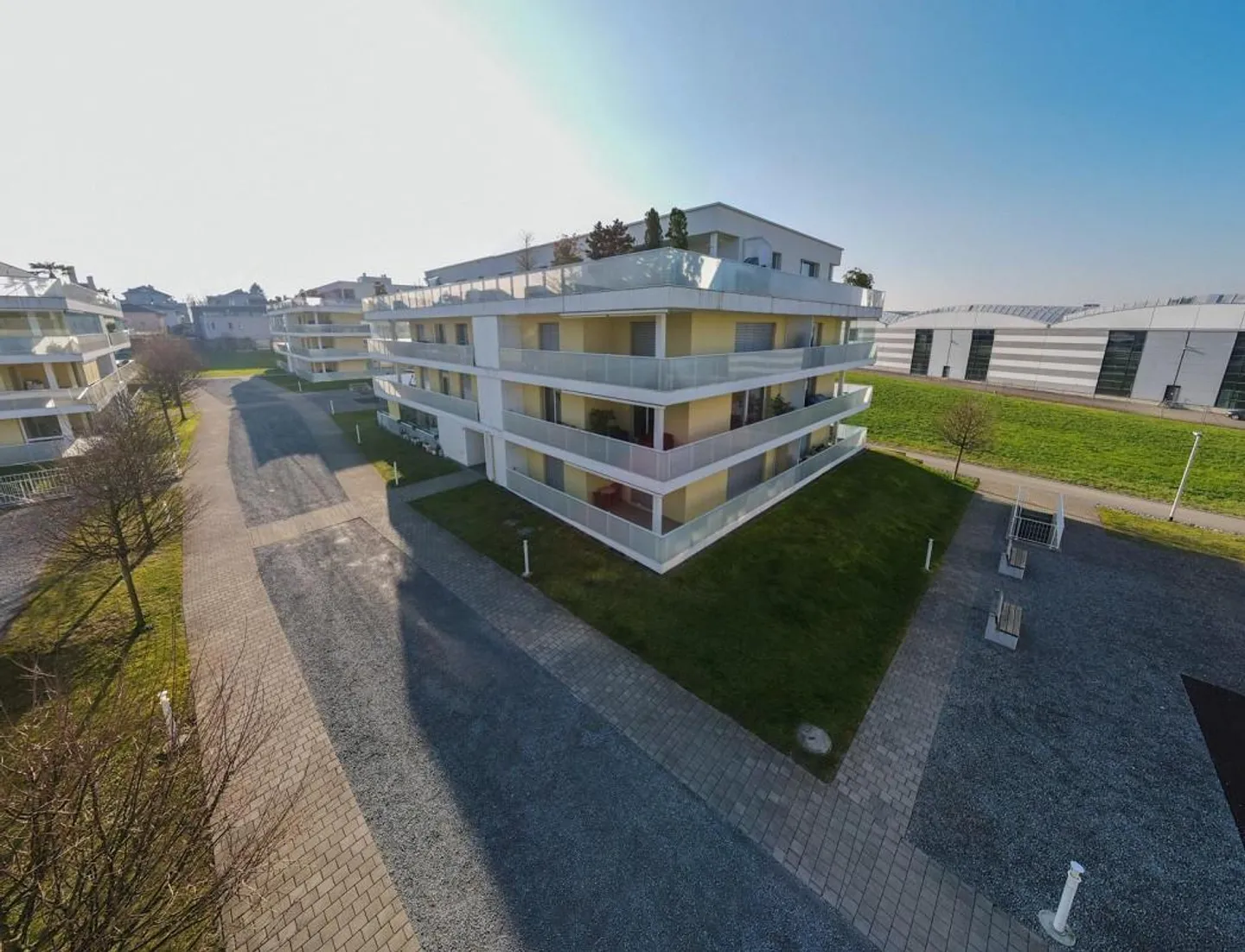 Appartement lumineux et calme de 2,5 pièces avec grand balcon à Frasnacht - Photo 1 sur 7