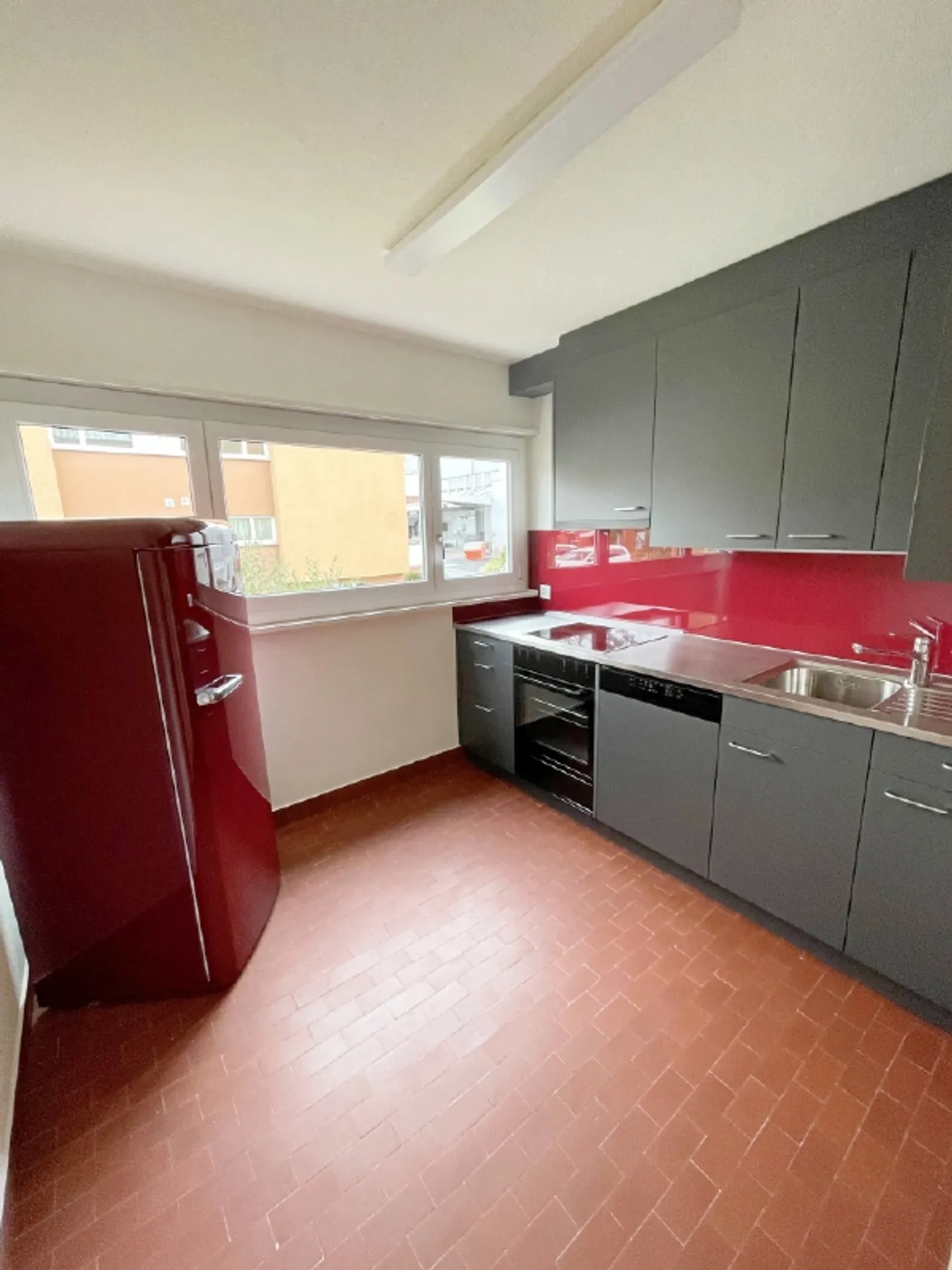 Votre nouveau chez-vous dans un emplacement central - Photo 1 sur 8