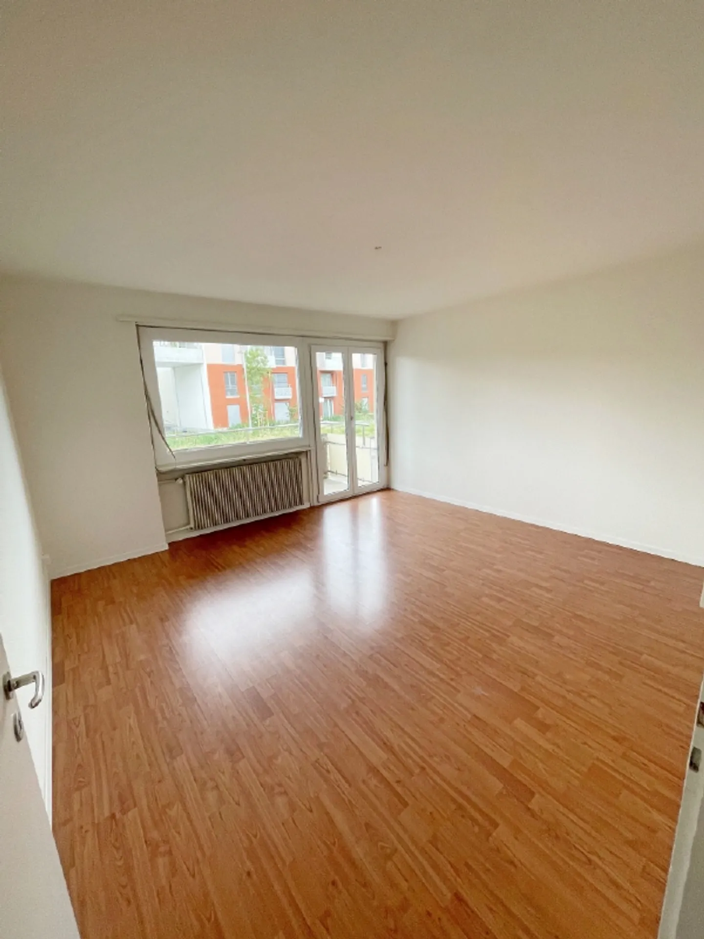 Votre nouveau chez-vous dans un emplacement central - Photo 3 sur 8