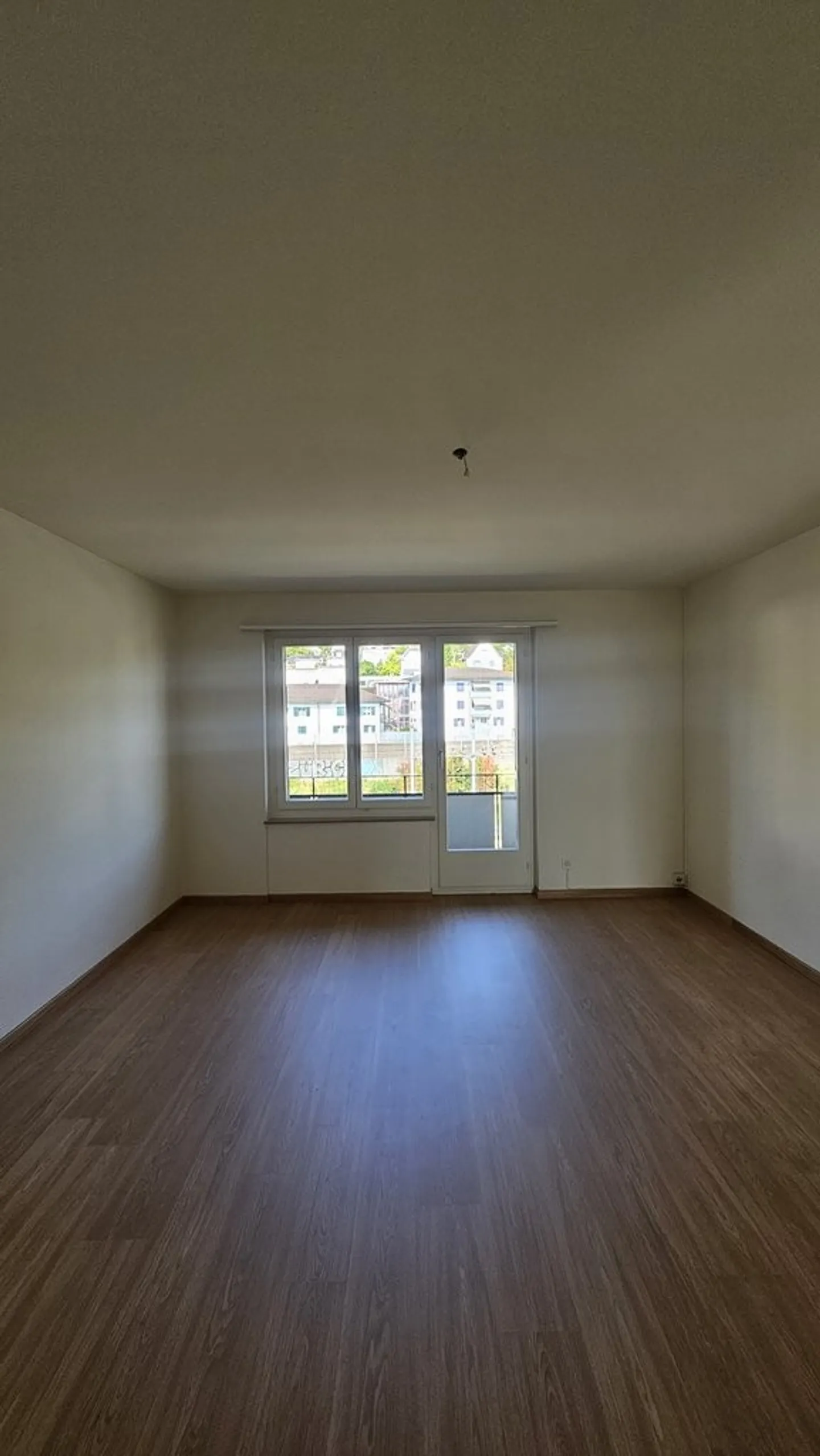 Limited until 30.09.2028 - Apartment at Adliswil Station - Photo 4 of 10