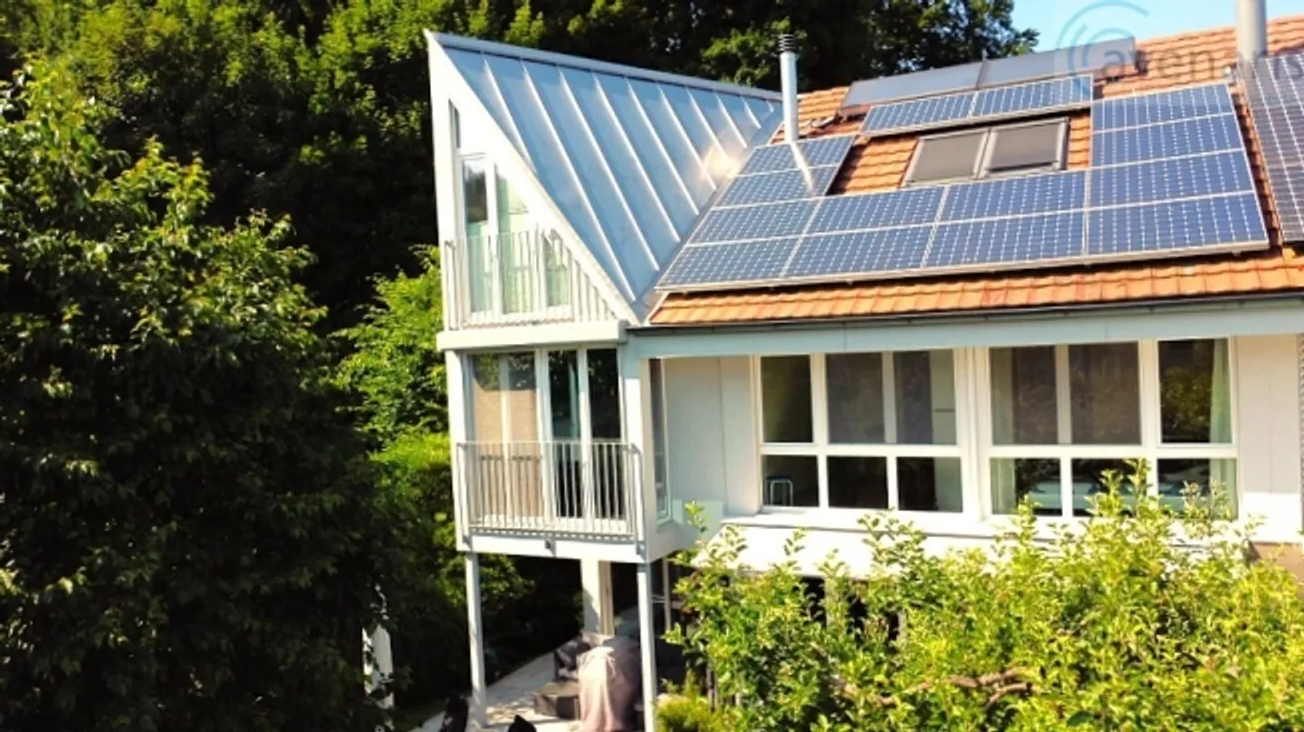 «Doppeleinfamilienhaus mit grossem Gartenparadies nahe am Waldrand» - Foto 3 von 18