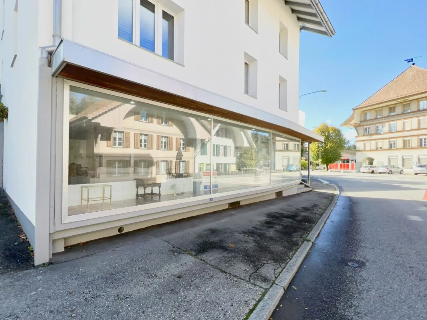 Spazio commerciale spazioso nel centro del villaggio di Wasen nell'Emmental - Foto 2 di 5