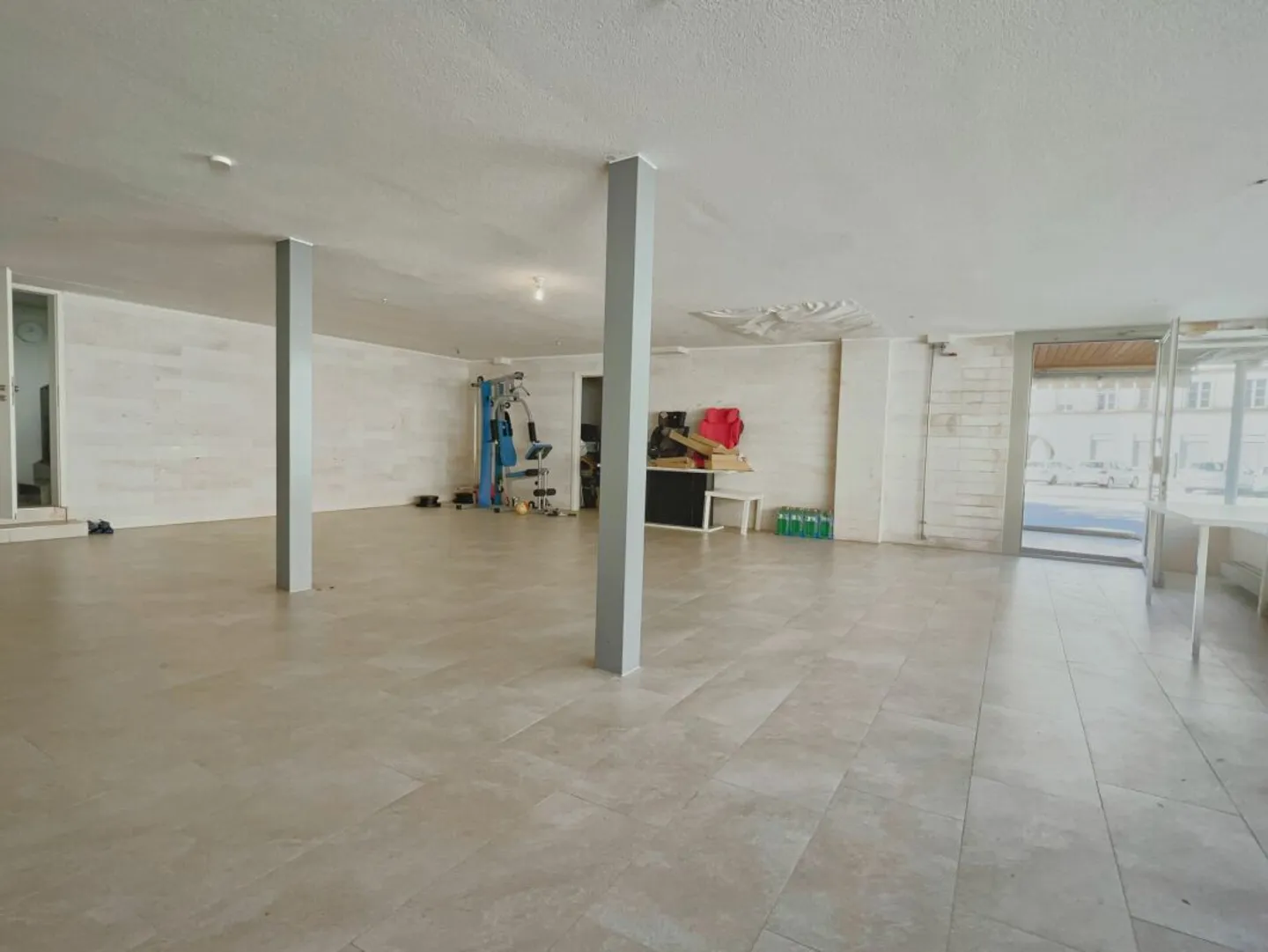 Spazio commerciale spazioso nel centro del villaggio di Wasen nell'Emmental - Foto 3 di 5