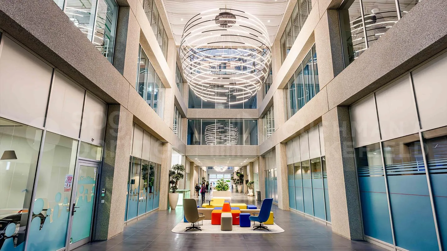 TEMPO - High-tech surfaces in a contemporary BREEAM and MINERGIE certified building - Photo 5 of 6