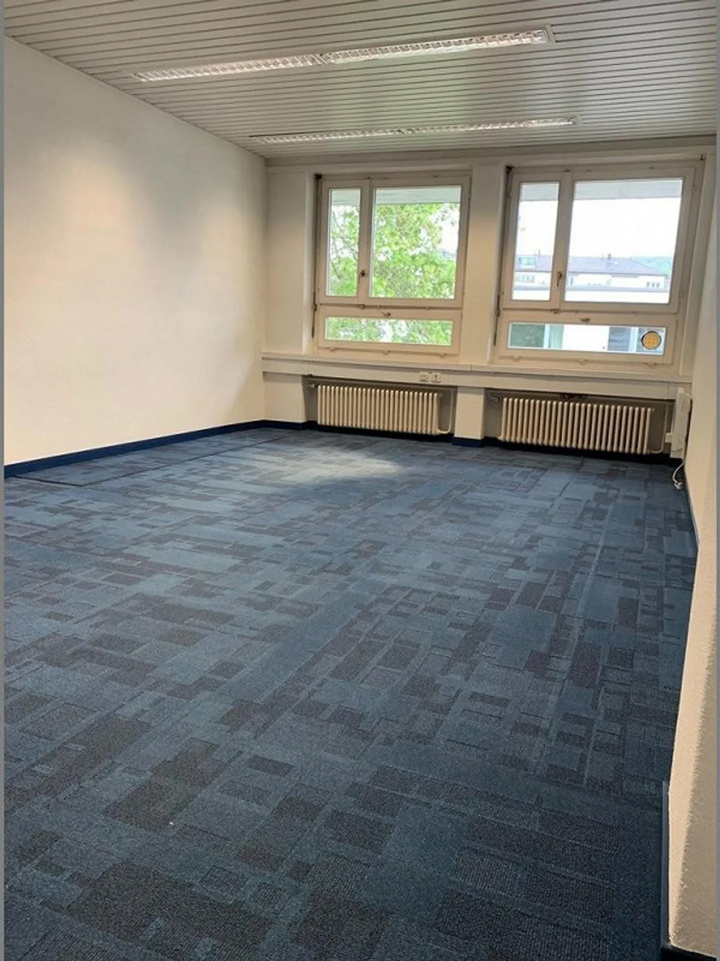 Office space in a prime location sought? - Photo 8 of 11