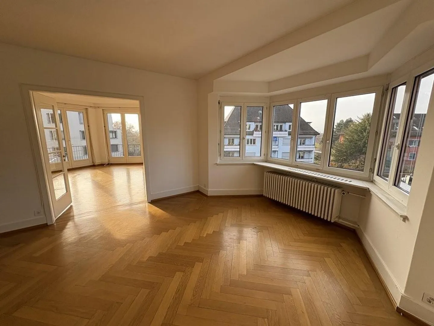 Charmante appartement ancien de 5 pièces limité jusqu'au 31.12.2026 - Photo 2 sur 11