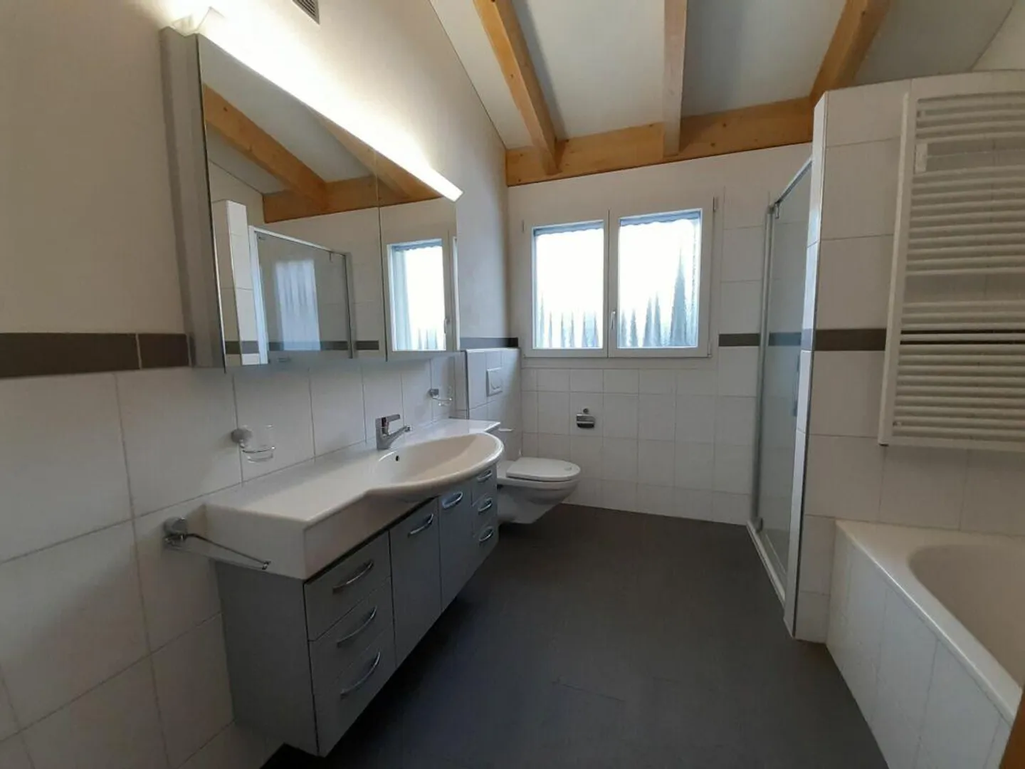 Attraktive 4 1/2 Zimmer-Wohnung mit traumhafter Aussicht - Foto 10 von 13